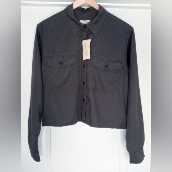 Universal Thread Women's Sz.M 100% Lyocell Cropped Long Sleeve Button Up Shirt - Picture 9 of 9